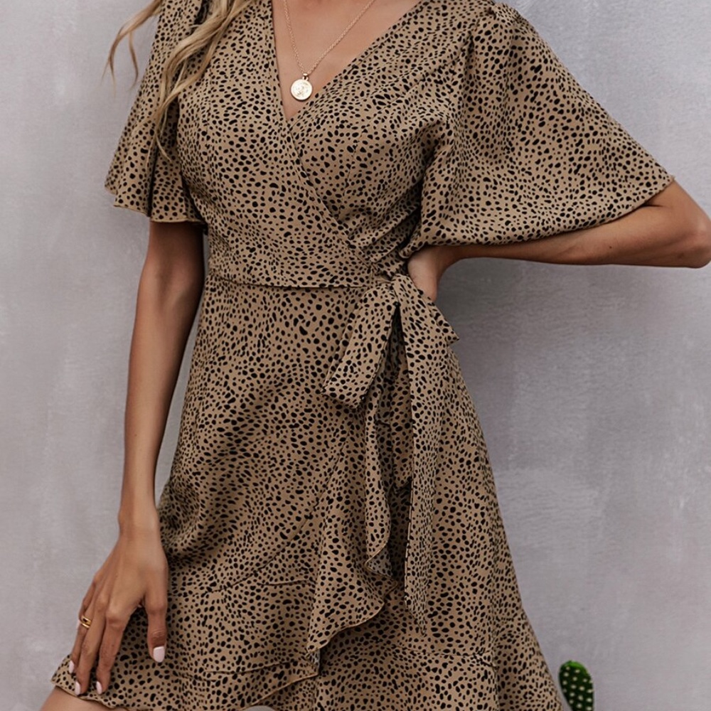 Boho tan Leopard Print Dot Butterfly Sleeve Dress - Picture 3 of 4